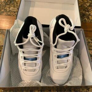 Nike White and Black Sneakers with Patent Leather